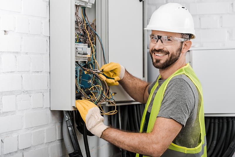Uk electrician jobs in america